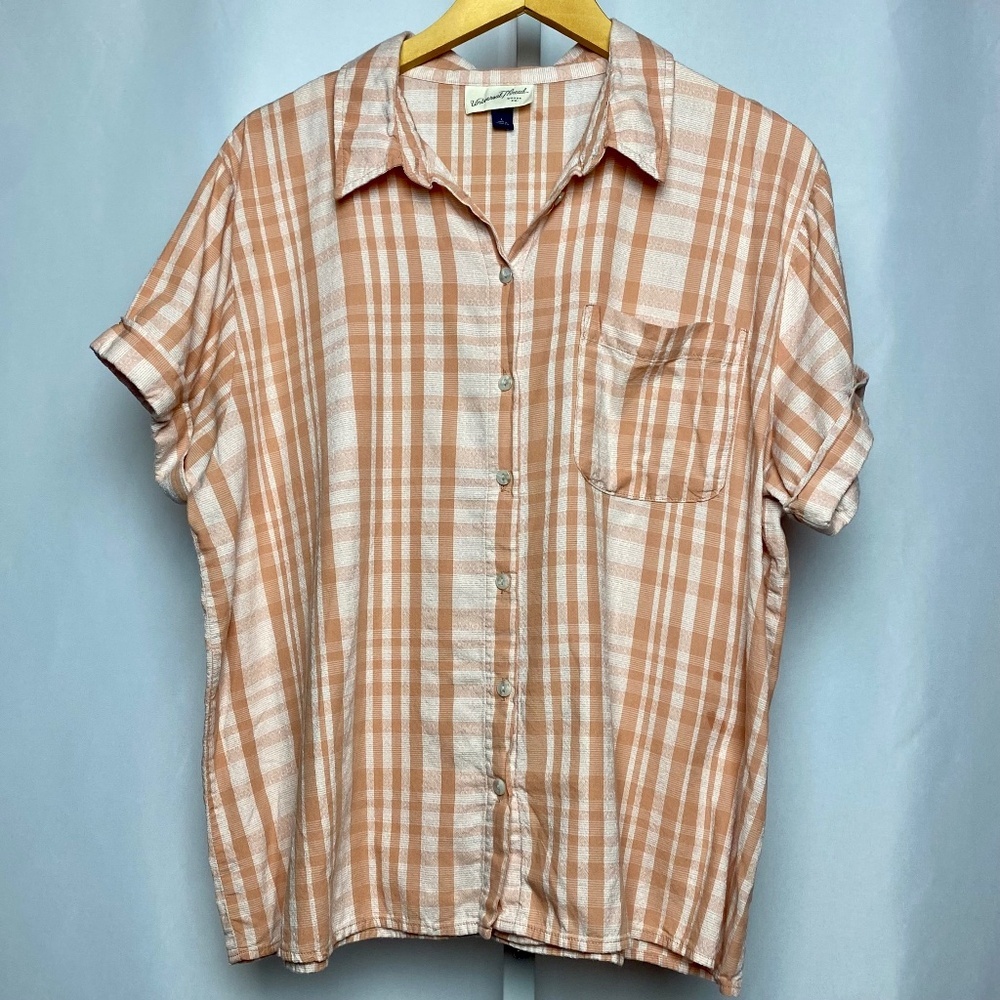 💙5/$15 Universal Thread Womenʻs Peach | White Button Down Short Sleeve Shirt L